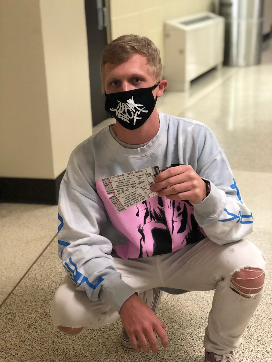 josh ¨̮ tweet media