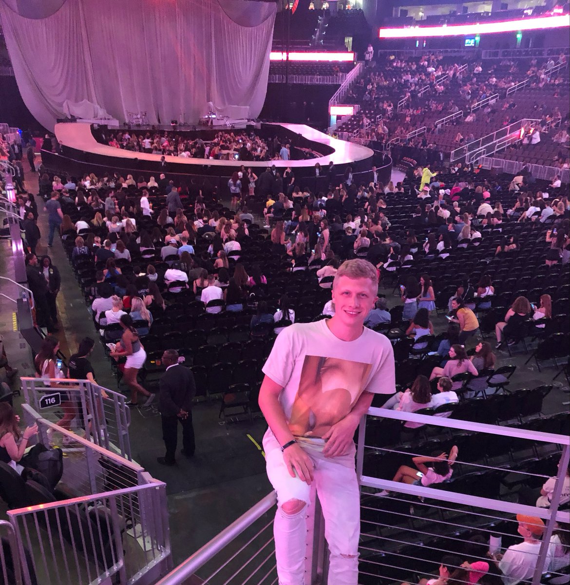 josh ¨̮ tweet media