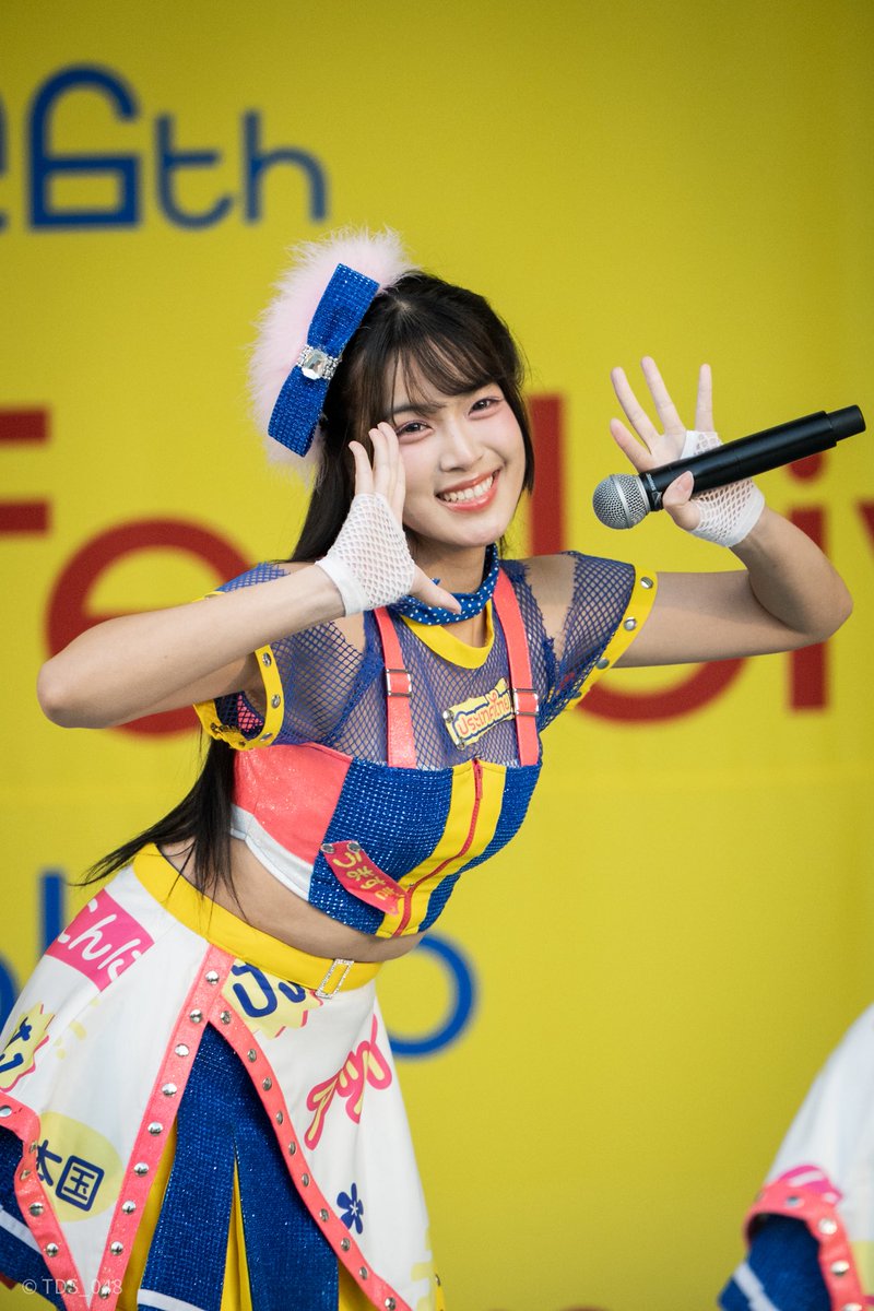 TDS_048's tweet photo. เห็นยิ้มกว้างบนเวทีได้แบบนี้ก็มีความสุขครับ
ナムモンちゃん可愛い~

#NammonnBNK48 
#ThaiFestivalTokyo2026
#タイフェス東京2026 https://t.co/wjZwAJxxVr