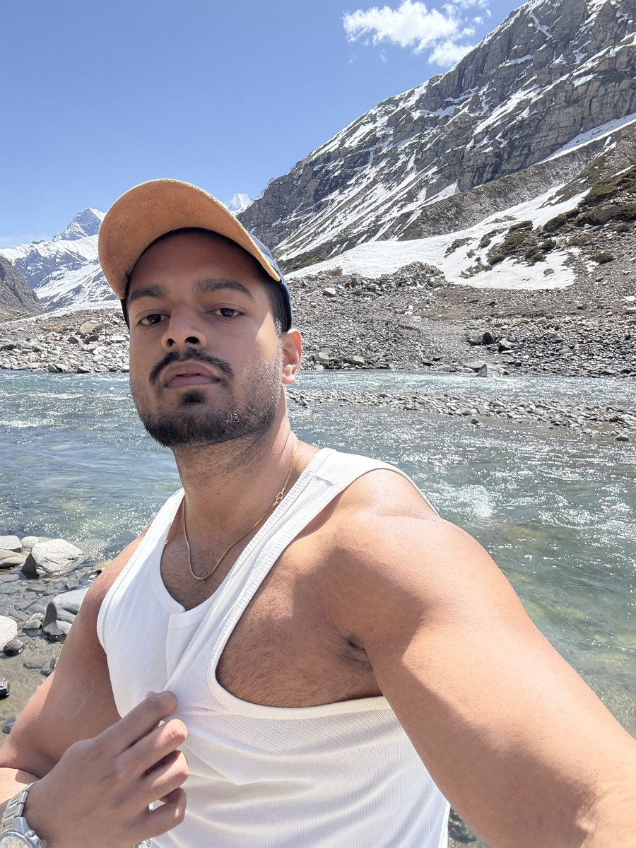 🌞 Kartikey Bhardwaj 🌴🍉🐮 tweet media