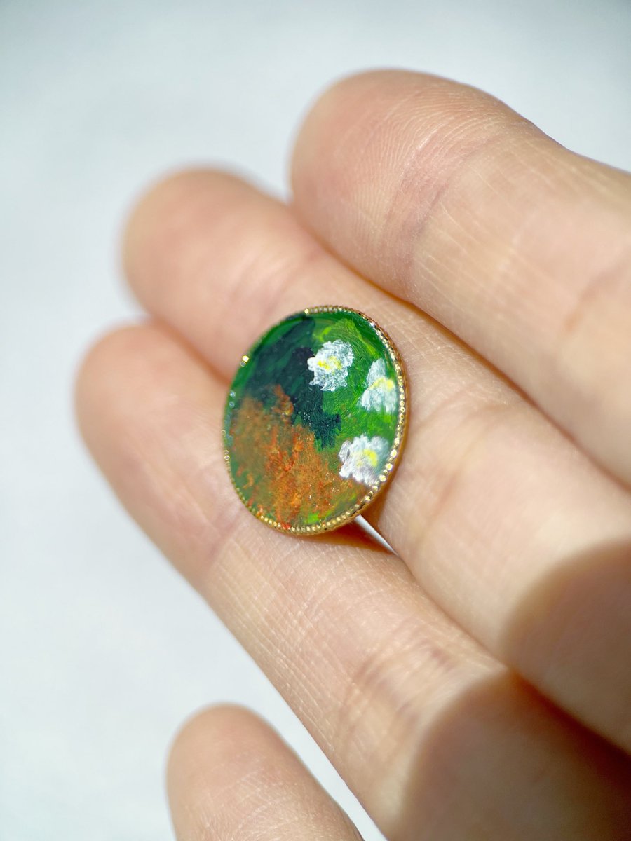 colart_design's tweet photo. 最近よく作り方を聞かれる！
興味を持ってもらえるのはめちゃくちゃ嬉しいことだー🫶
着色材を使うこともあるけど、絵の具で描くことにこだわってるよ〜 #レジン作品 https://t.co/Fp5cIkouWN