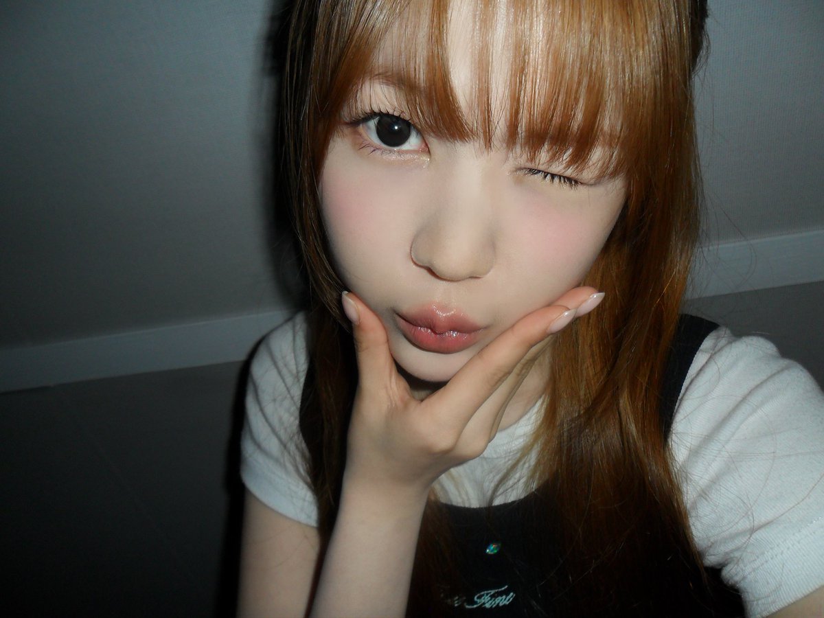 ⓘ Something in the water, @RiizingFame tweet media