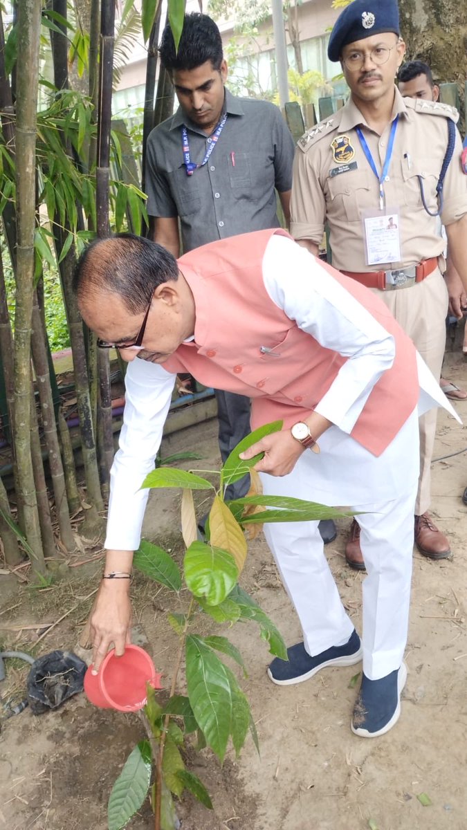Shivraj Singh Chouhan tweet media