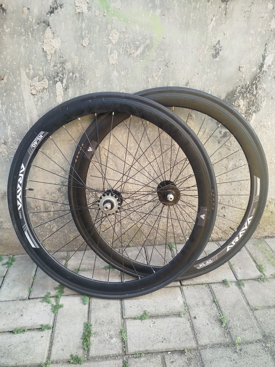 VirginityNEW's tweet photo. WTS Wheelset Araya KS-40 Hub ardently tinggal pakai
Harga 800
Lokasi tangsel #fnfjb https://t.co/AuYqo62LxZ