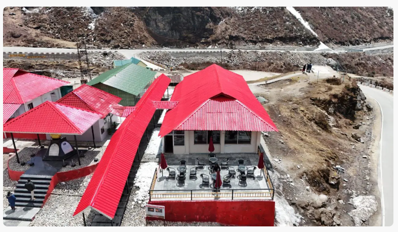 SLSVPurpose's tweet photo. Army backs women-run cafe at 13,000 feet near Baba Harbhajan Shrine in Sikkim

https://t.co/TNkDowl7ag

#SLSV #SLSVIndia #WomenEmpowerment #Sikkim #IndianArmy #WomenEntrepreneurs #NariShakti  @adgpi @mygovindia @incredibleindia @TourismSikkim @UN_Women @UNDP_India https://t.co/3g8SiAlUAn