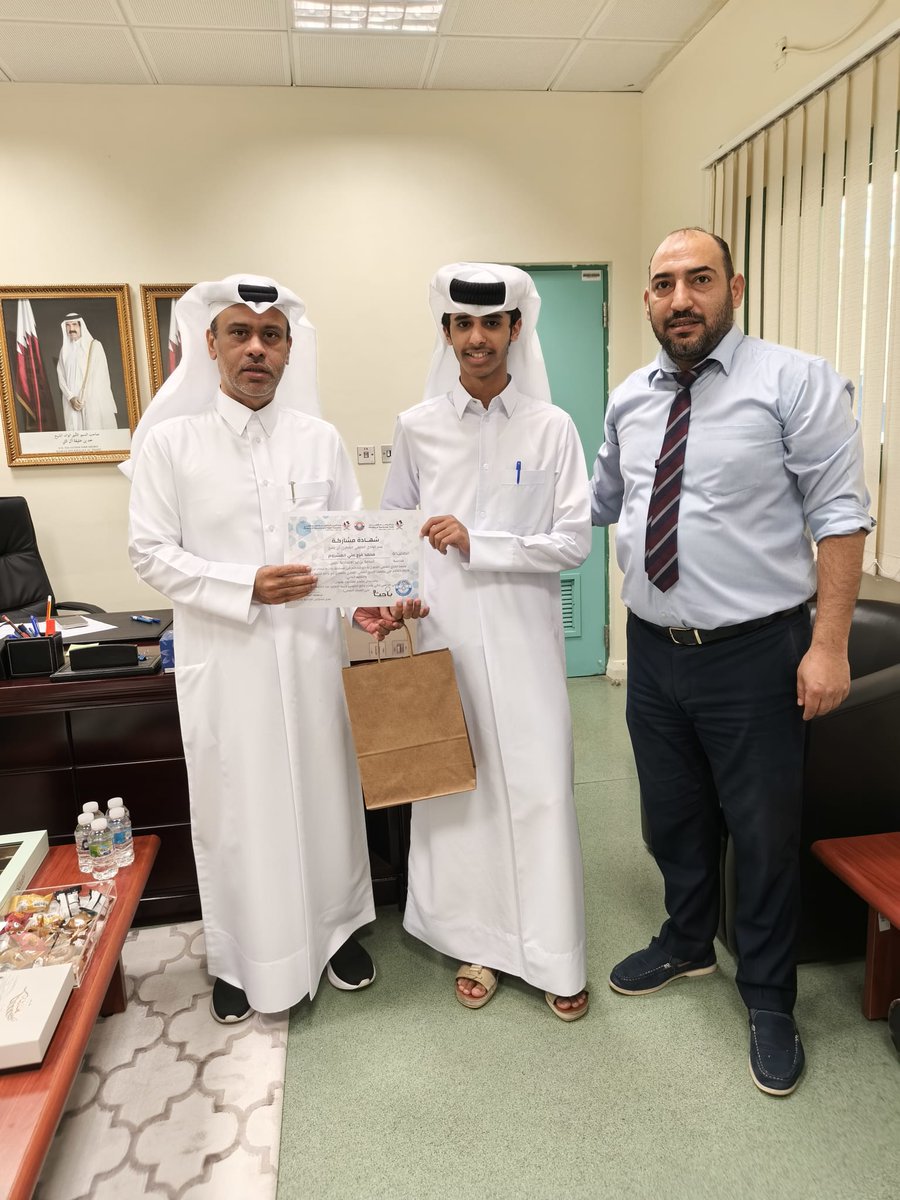 obzschool's tweet photo. في أجواءٍ من الفخر والاعتزاز، كرّمت إدارة المدرسة هذا اليوم طلاب البحث العلمي، بعد تحقيقهم المركزين الفضي والبرونزي في مسابقات النادي العلمي القطري، مؤكّدين بذلك تميّزهم العلمي وحضورهم المشرف، ورافعين اسم المدرسة عاليًا في المحافل العلمية . https://t.co/SIjlIRhRkW