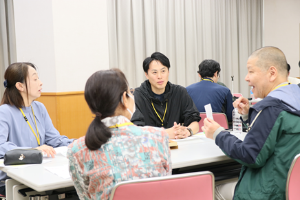lakeecho3877's tweet photo. 4月26日（日）、ヤングボランティア指導者育成研修会を開催しました。池田幸也氏を講師に迎え、講義やASEプログラムを体験。ボランティアを育む大人の役割や関わり方を深く学ぶ機会となりました。今後の活動に活かせる充実した研修となりました。
#レイクエコー#ボランティア#指導者育成#生涯学習 https://t.co/xsSkKVQG3L