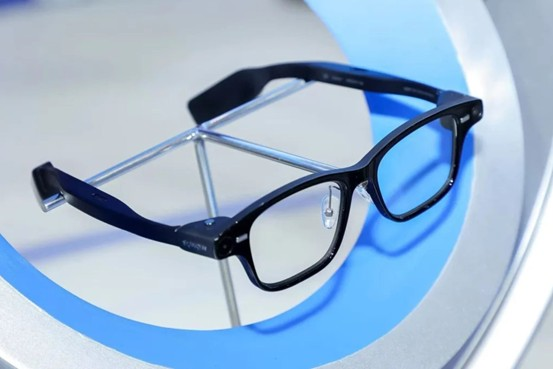 RadioFreeMobile's tweet photo. Smart Glasses – China’s Advantage ----- Alibaba plays to its strengths. ----- https://t.co/YtTyukA3nf #Alibaba #Qwen #AI https://t.co/CU08EUrfuB