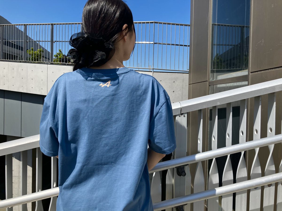 eurosports_shop's tweet photo. 一枚で決まる、夏の主役Tシャツ!
淡色ブルーでつくる、大人かわいいマイアミコーデ🐬💗
BWT アルピーヌ F1 チーム マイアミGP グラフィック Tシャツ BL
▶️オンラインストアで販売中!
https://t.co/kHsBaNrtgN
#f1jp #アルピーヌ #BWTAlpine #F1グッズ #マイアミGP #MiamiGP #グラフィックTシャツ #夏コーデ #ブルーコーデ