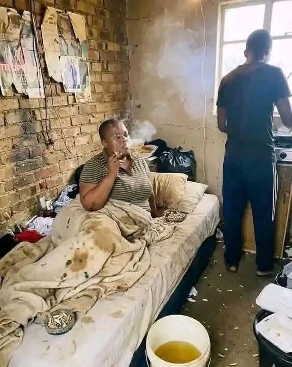 PabloPitsi's tweet photo. @LekentleM Breakfast in bed le motho waka wa senepe sa lebotong mo Tembisa https://t.co/RIji9yGJQ5