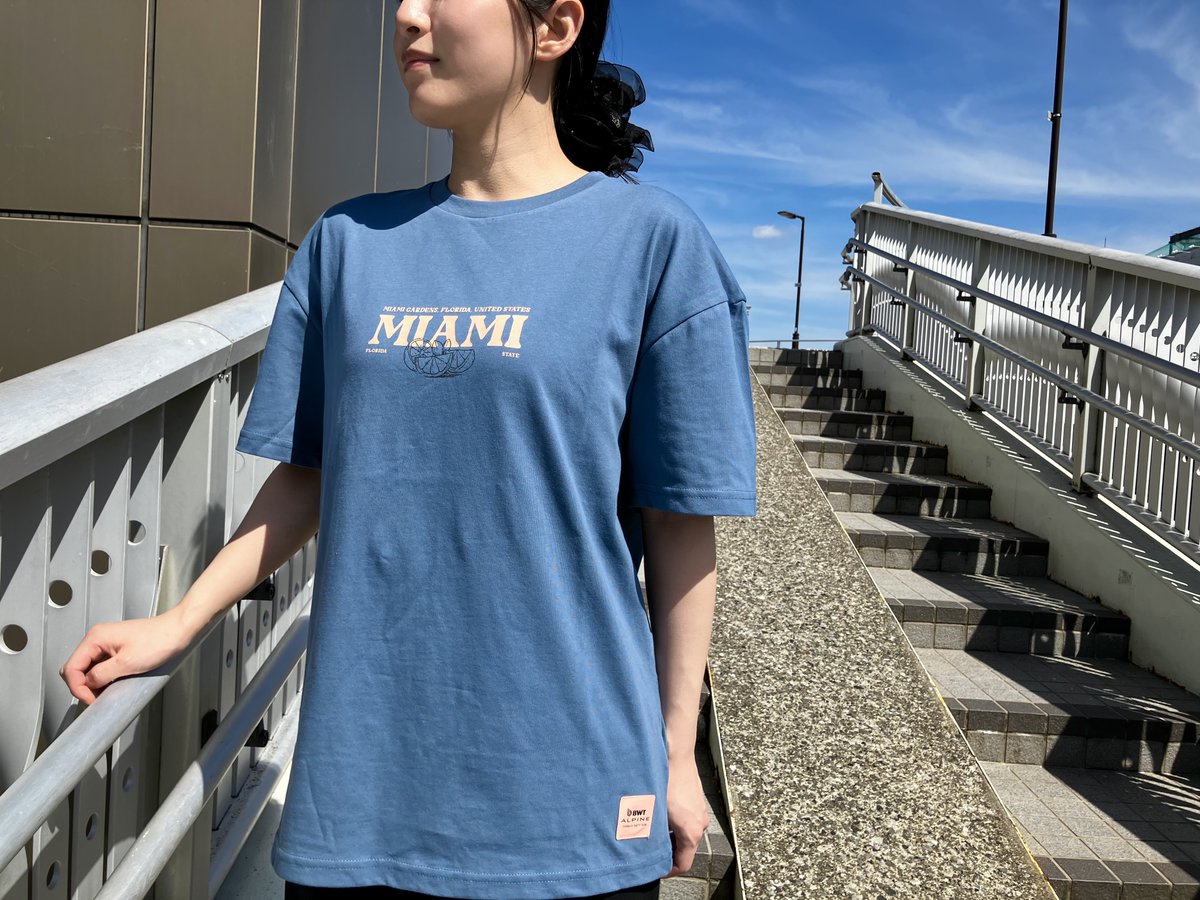 eurosports_shop's tweet photo. 一枚で決まる、夏の主役Tシャツ!
淡色ブルーでつくる、大人かわいいマイアミコーデ🐬💗
BWT アルピーヌ F1 チーム マイアミGP グラフィック Tシャツ BL
▶️オンラインストアで販売中!
https://t.co/kHsBaNrtgN
#f1jp #アルピーヌ #BWTAlpine #F1グッズ #マイアミGP #MiamiGP #グラフィックTシャツ #夏コーデ #ブルーコーデ