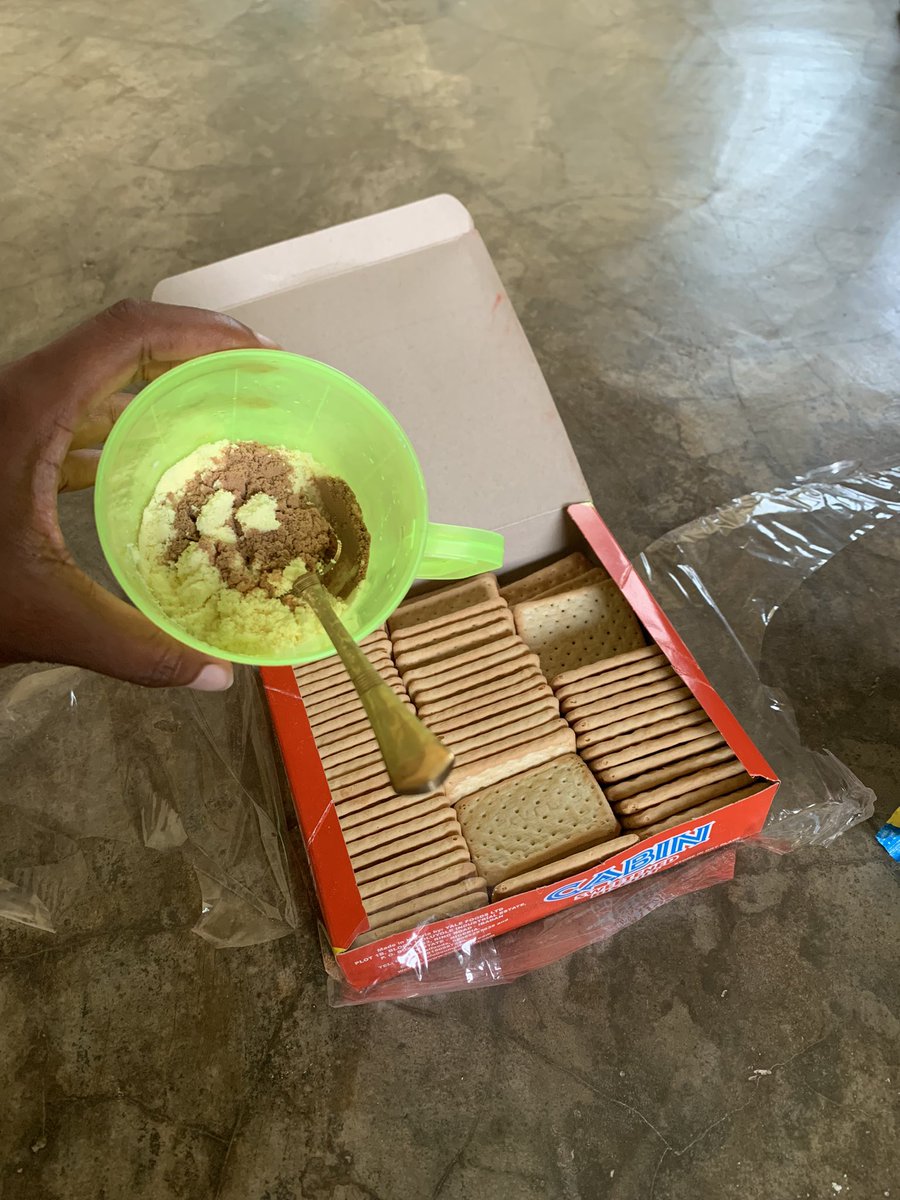 itsTseTse's tweet photo. Cabin biscuit and tea for breakfast>>>>>>>>> https://t.co/37IBzbqNlh