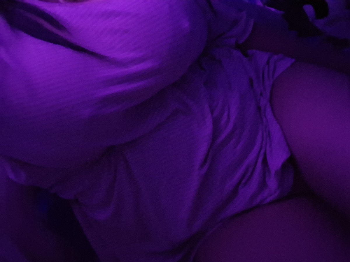 SetGoonette's tweet photo. Even in sleep wear I look like porn! I think it's a sign... https://t.co/1BieHKvNOu