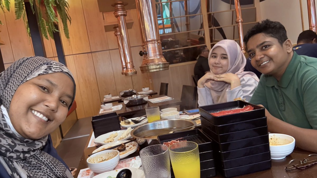 trracer85's tweet photo. Sementara Saah masih ada 😔😘 https://t.co/lkVMlbgErQ