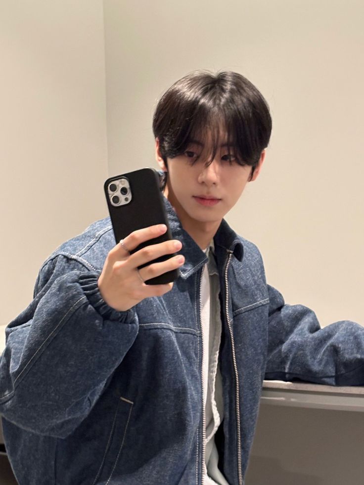 mon_forwoo's tweet photo. dates || a #woowoongz au 

wherein Ki's previous blind dates were so bad, he grew wary of it. Insert Woo, the last guy whom his friend recommended. https://t.co/IxXvArjAOH