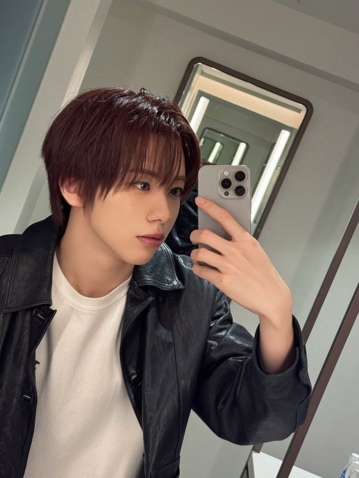 mon_forwoo's tweet photo. dates || a #woowoongz au 

wherein Ki's previous blind dates were so bad, he grew wary of it. Insert Woo, the last guy whom his friend recommended. https://t.co/IxXvArjAOH