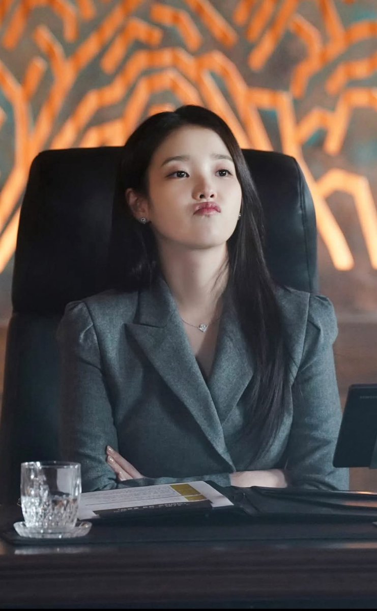 filipe910910's tweet photo. Manifesting IUTV behind-the-scenes for Perfect Crown Ep 9-10 today! ๐ฏ๏ธโจ
โI need to see Jieun's "work mode" on set to heal my heart after those episodes. Who else is refreshing the channel? ๐โโ๏ธ๐
โ#IU #์์ด์ #PerfectCrown #IUTV #21์ธ๊ธฐ๋๊ตฐ๋ถ์ธ https://t.co/gdnlXmdQLL