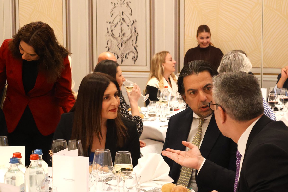 maritimeCyprus's tweet photo. Στο περιθώριο του Συνεδρίου «Shaping Policy, Driving Change: Equality and Inclusion in the Maritime Sector» και στο πλαίσιο της @CY2026EU, το Υφυπουργείο Ναυτιλίας παρέθεσε δείπνο στους ομιλητές του συνεδρίου και εκπροσώπους της διεθνής ναυτιλιακής βιομηχανίας. @HadjimanoliM https://t.co/Nr2eVt10yt