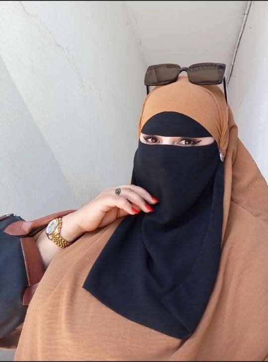 ميرفت ام عبير ٤٣ سنه tweet media