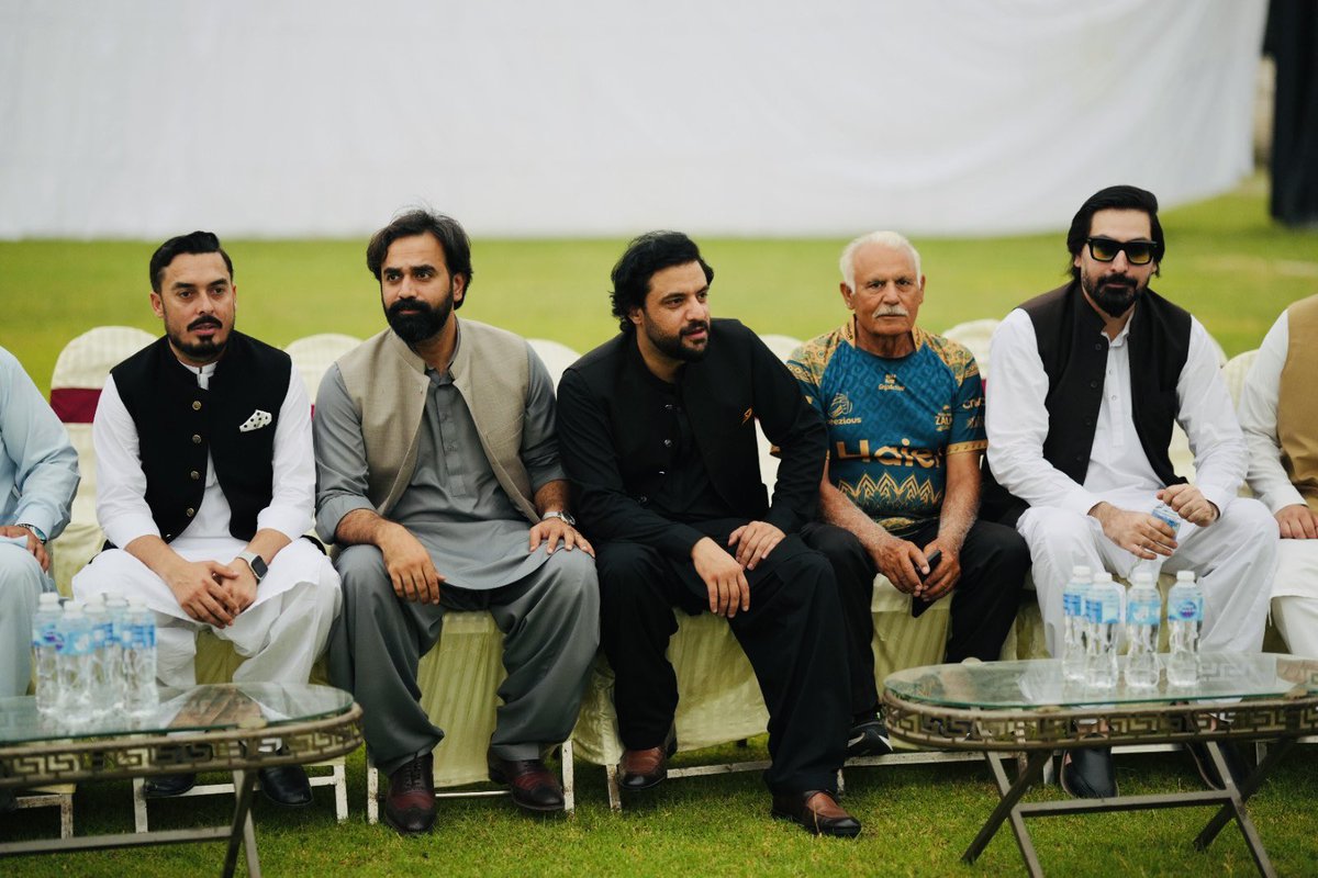 Mian Abbas Layaq tweet media