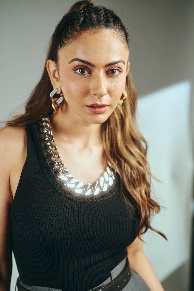 cinestarsonly's tweet photo. #RakulPreetsingh 📸❤️ https://t.co/PTjM23yOcp