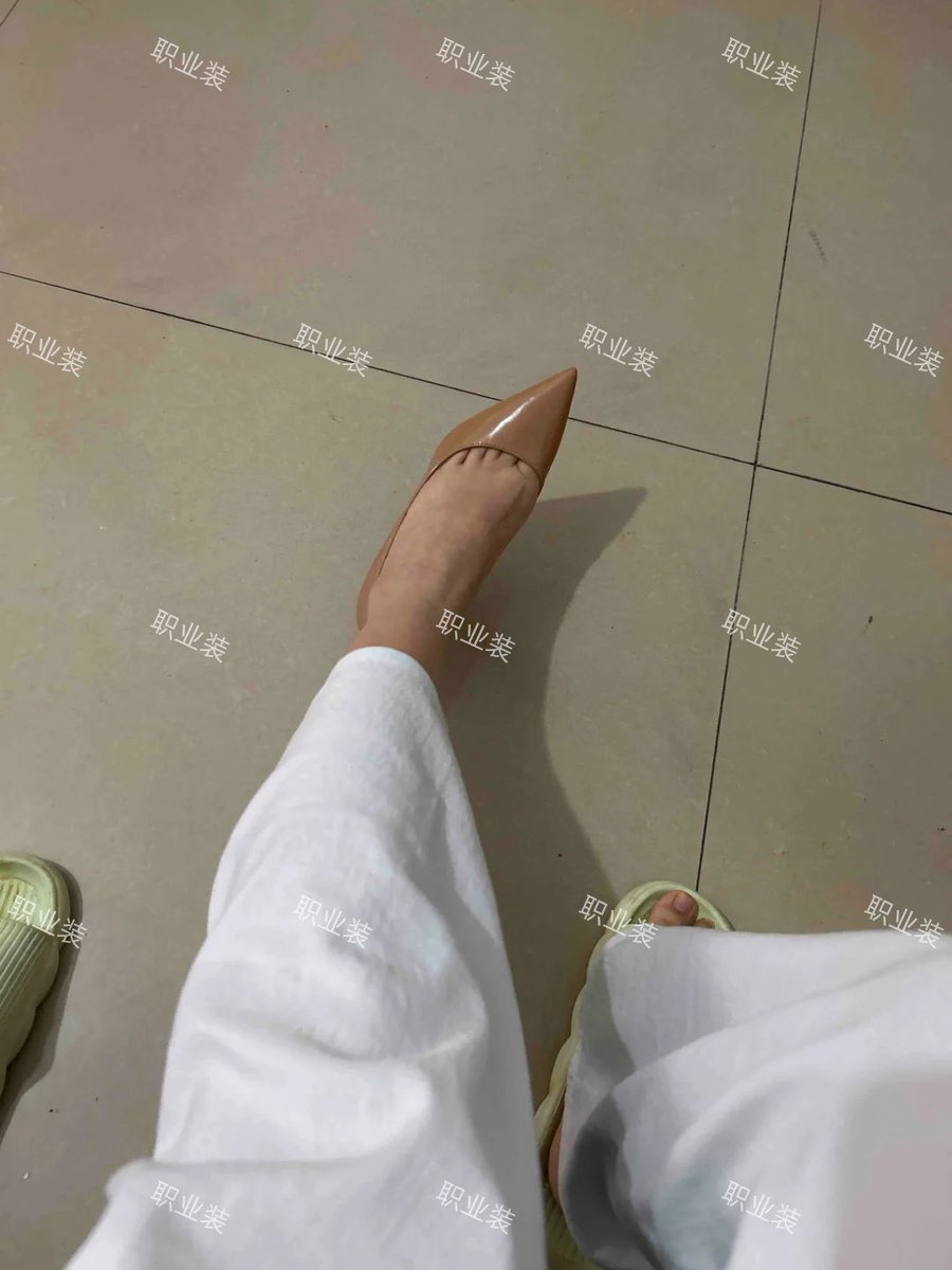职业装 tweet media