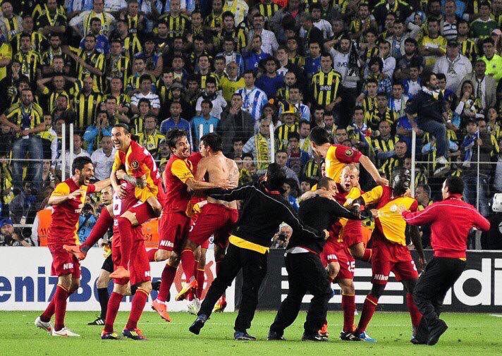 uAYurtici's tweet photo. Kadıköy'de Şampiyon Galatasaray! #12Mayıs2012 

#uAYurtiçi https://t.co/aPdd417ru9