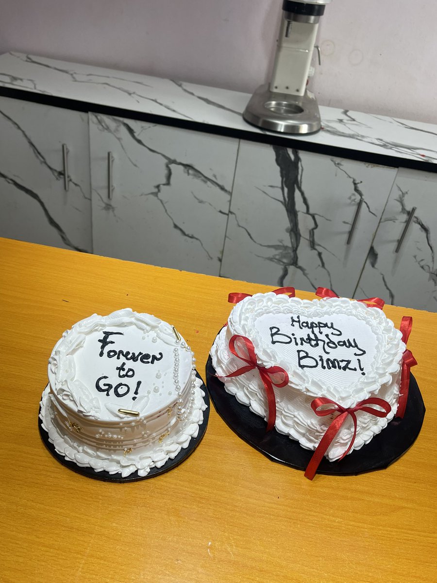 Cakes in ogba Lagos/PBD1682 tweet media