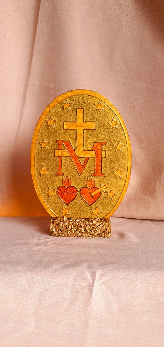 MWZGHEIB's tweet photo. The Miraculous Medal
26x18cm vitrail both sides with stone base 
handmade
FOR ANY INFO CONTACT US ON +9613049055 or DM  #communion #firstcommunion #1stcommunion #souvenir  #mwzgheib https://t.co/vQHVie4MfA