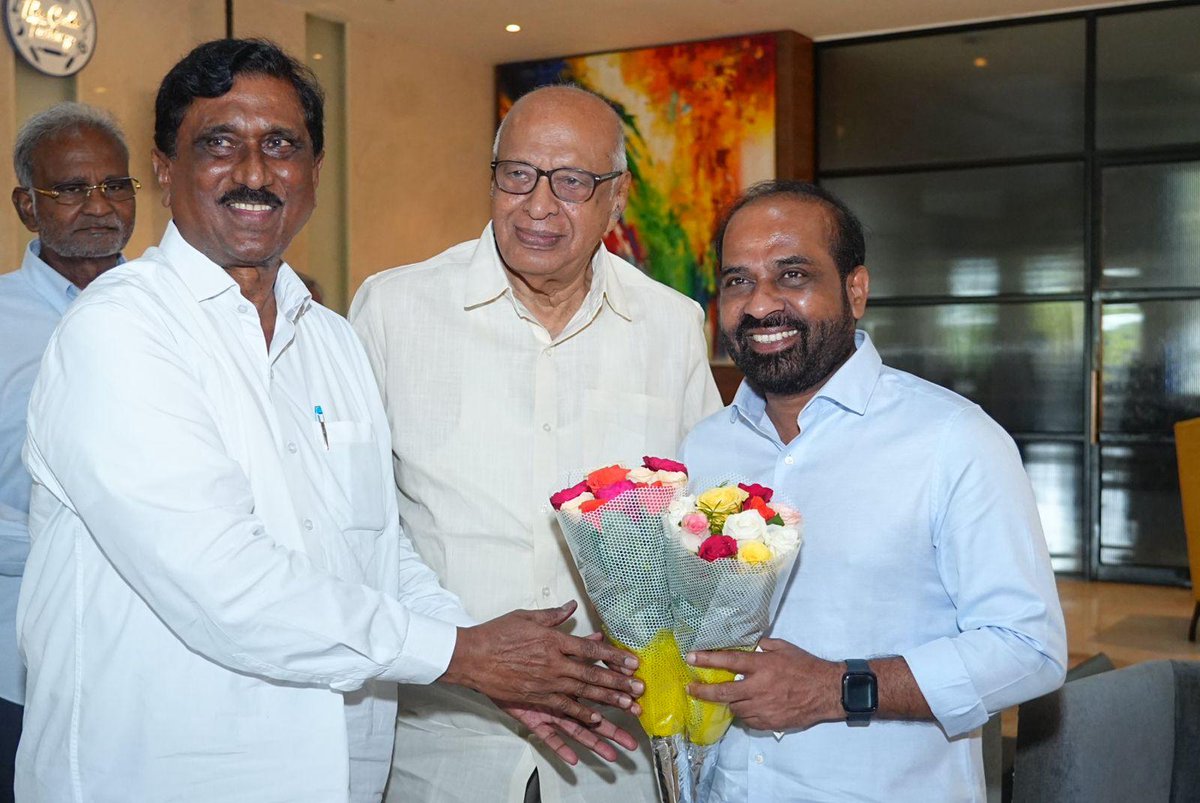 satyakumar_y's tweet photo. విజయవాడలో నిర్వహించిన ప్రైవేట్ మెడికల్ & డెంటల్ కాలేజీల అసోసియేషన్ రౌండ్ టేబుల్ సమావేశంలో పాల్గొన్నాను. వైద్యవిద్య అభివృద్ధి, నాణ్యమైన వైద్య సేవలు, ఆధునిక వైద్య విద్య విస్తరణకు సంబంధించిన అంశాలపై చర్చించాము.
#MedicalEducation
#DentalColleges
#RoundTableMeeting
#Healthcare
#Vijayawada
#AndhraPradesh
@BJP4Andhra
