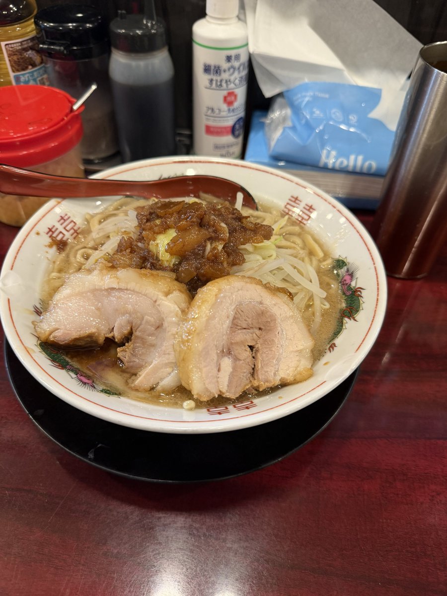思案するえで tweet media
