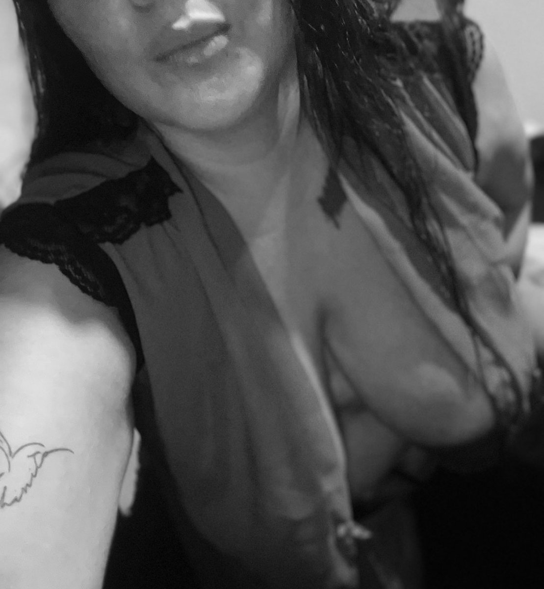 Mysecretcurvy tweet media