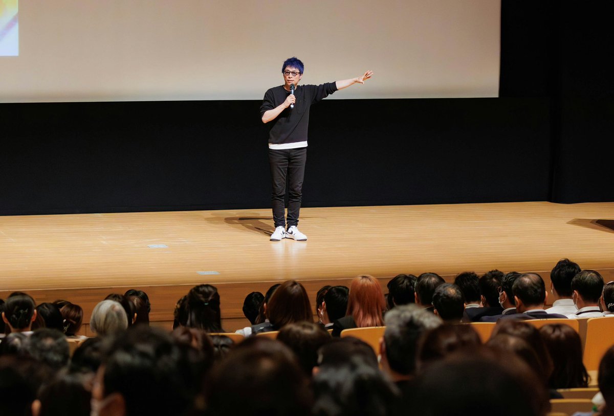 atsushiTSK's tweet photo. 終活の講演会
母との別れを書いた本
「母ちゃんのフラフープ」
大学院に行って遺書の研究をしたこと
母の葬儀のプロデュース力
終活は悲しいものではなく
前向きになれるものというお話です。

チャラついた僕のような人間に
終活のイメージはないでしょうが
１度話を聴きに来てください！ https://t.co/8Y9KIcWfuB