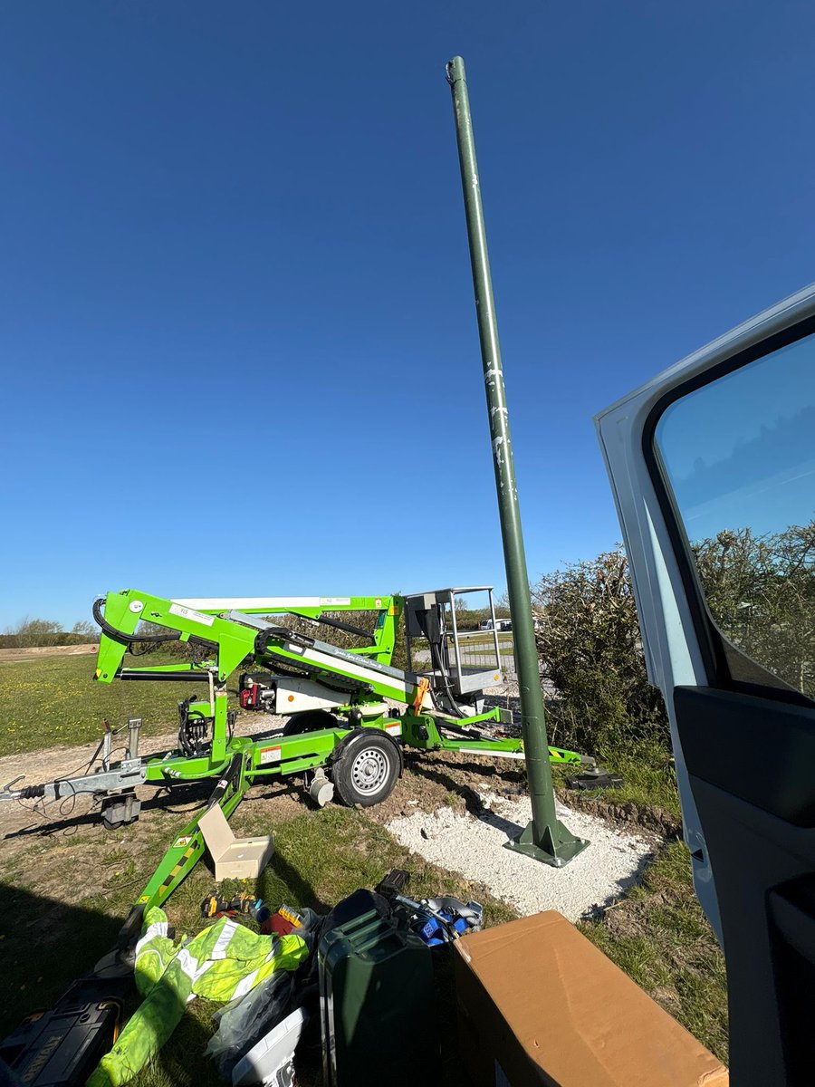 touch_telecom's tweet photo. 🔧 Back on the tools this week for the Touch Telecom engineering team! 🌐⚡️

More fibre broadband installations and point-to-point links are now fully connected.👷‍♂️🚧📡

#TouchTelecom #FibreBroadband #PointToPoint #BroadbandInstallation https://t.co/w2bS49q1Dl