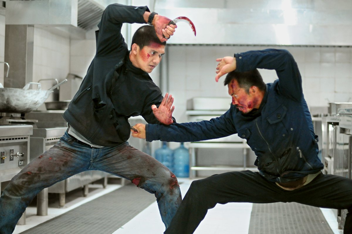 TheSeriesFeed's tweet photo. The Raid 2 — 2014 😤⚔️
If you didn't complete this after The Raid 1
you made the BIGGEST mistake 💀
Takes everything from the first film
and makes it 10x BIGGER 😳
The car chase fight 🚗
The hammer vs baseball bat fight 💀
The kitchen fight 😱
#TheRaid2 #IkoUwais #Gareth https://t.co/yuUOPu2j88