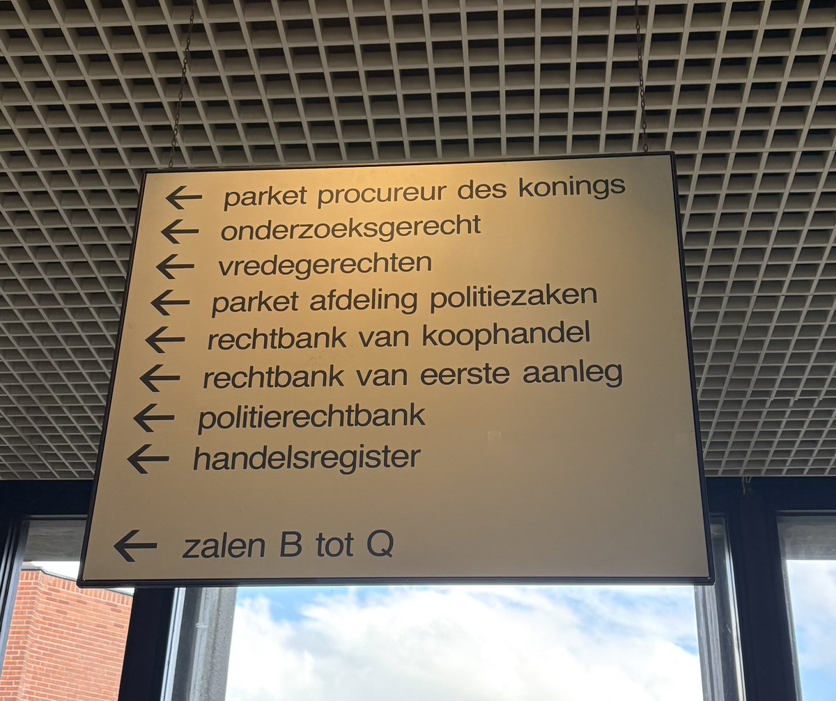 AdvListhaeghe's tweet photo. Heden ben ik op de Politierechtbank West-Vlaanderen, afdeling Brugge.
Het is belangrijk te weten dat bij een strafrechtelijke behandeling, al uw juridische kosten ter verdediging te laste genomen worden door uw rechtsbijstandverzekeraar, dit binnen de contractuele grenzen. https://t.co/Tnija9rd0G