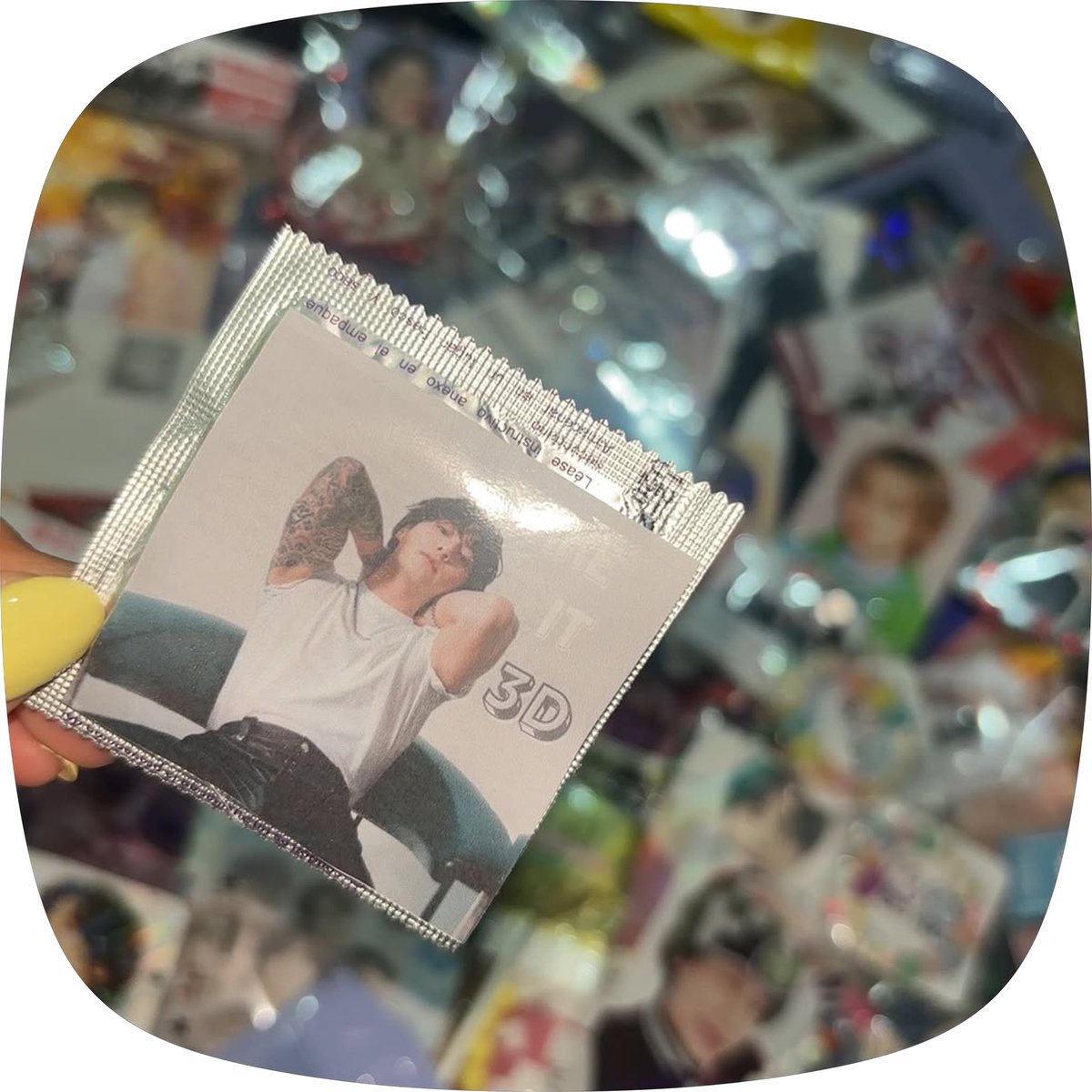thv_fer7's tweet photo. Amistades apenas estoy abriendo mis freebies y alguien me dio un biticondon JAJAJAJAJA 🤣🫶🏻 las amo army mexico 
#BTSMéxico https://t.co/8d4CeiGe5Z