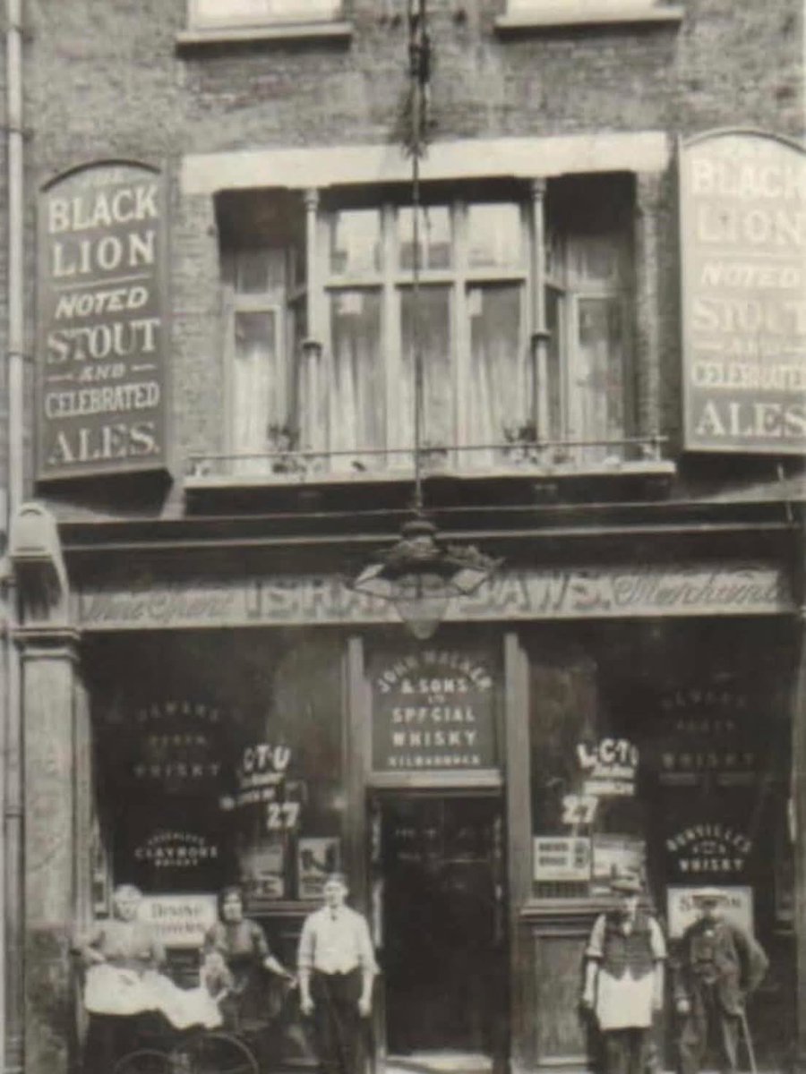 Britains___Pubs's tweet photo. The Black Lion, 63 Hanbury Street. London E1, c1900 ⏳️🍻 https://t.co/7KrOflPxb7