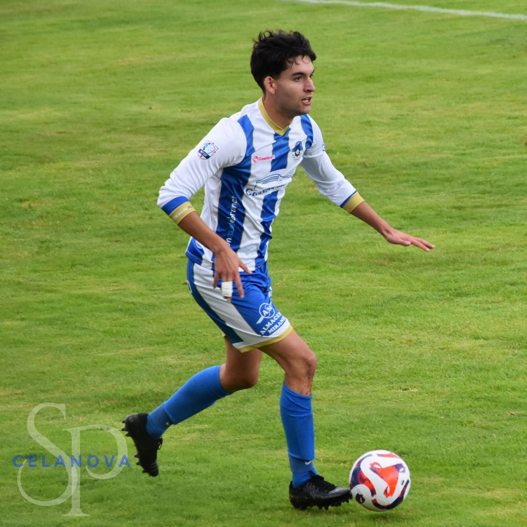 Sportcelanova's tweet photo. 📸 As imaxes do choque contra o Moaña! ⚽

Revive o ambiente do noso último partido en San Rosendo na galería. 👇

#imossporting #corazonazulebranco💙🤍 https://t.co/AfO1BRKXjj