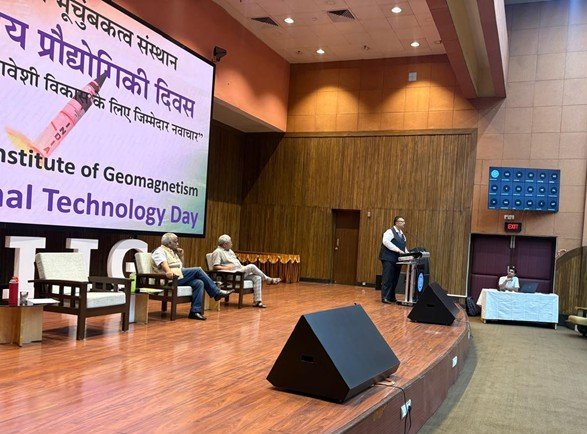 PIBMumbai's tweet photo. DGTS, CBIC Participates in #NationalTechnologyDay 2026 Celebrations at IIG, Navi Mumbai

National Technology Day is observed annually on 11 May to commemorate India’s major scientific and technological achievements, including the Pokhran-II nuclear tests and the maiden flight of the Hansa-3 aircraft in 1998.

The programme was organised by the Indian Institute of Geomagnetism (@IigDst), an autonomous research institution under @IndiaDST.

The event reflected the importance of collaboration between scientific institutions and governance organisations in promoting innovation, knowledge-sharing, and technology-driven inclusive national development.

📔https://t.co/I4lyYmH1Yg