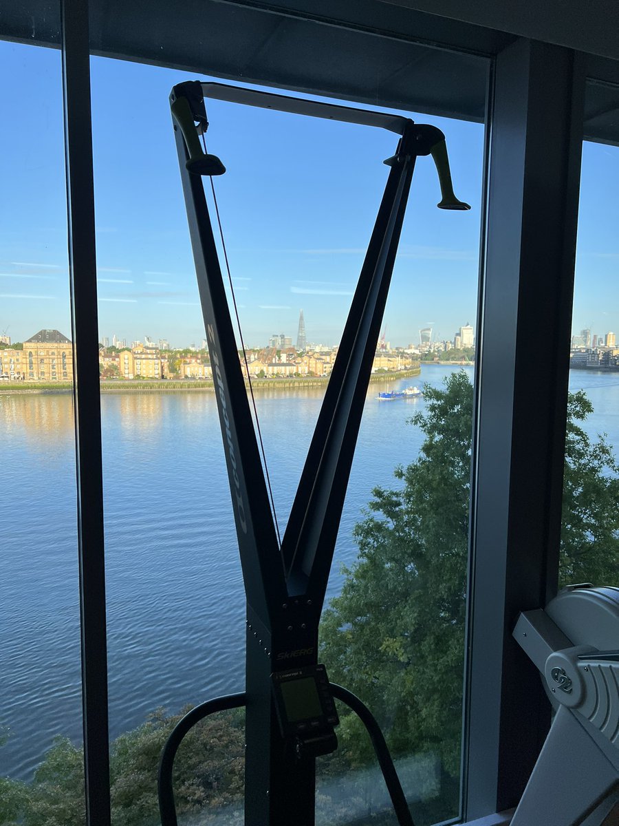 raghavinho's tweet photo. @Virgin Active Canary Wharf is easily one of the best in terms of location and views. Can be surprised on the odd morning!  🚢 #gymworkout #virginactive #london https://t.co/iRmjYwlDHE
