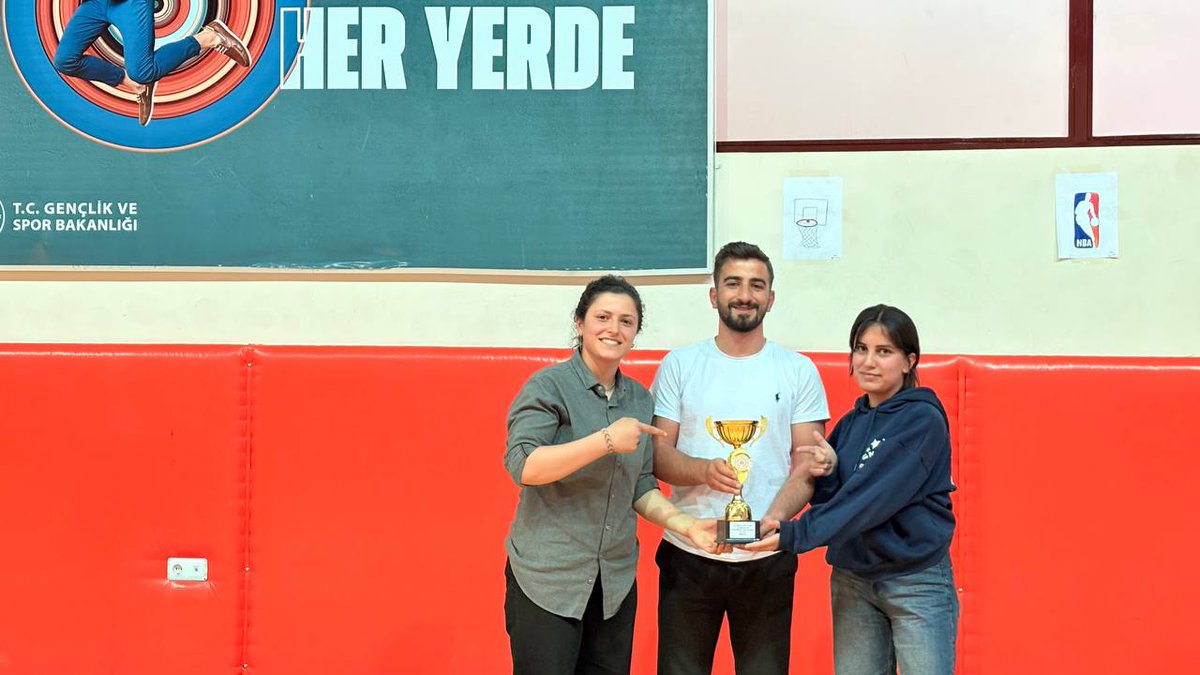 GSB_BitlisGM's tweet photo. Münazara Yarışması Lise ve Üniversite Kategorisi’ni büyük bir coşkuyla tamamladık! 🎤✨

Kürsüye çıkarak bizleri fikirlerinin derinliğine hayran bırakan, lise ve üniversite kategorisinde dereceye giren tüm gençlerimizi yürekten kutluyoruz.

#Münazara
#TürkiyeMünazaraYarışmaları https://t.co/3ILX4Ue0QO