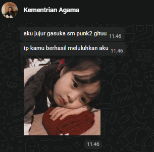 COEXIST666's tweet photo. perkenalkan dia adalah "zhee" yang dari waktu lalu sudah ku jadikan kekasih.
seorang anak lulusan boarding school, kpopers dan tak pernah terbesit suatu saat mendengarkan sex pistols atau misfits.
terima kasih telah menelanku seada-adanya, sebenar-benarnya, semoga terawat. https://t.co/fQh2fOh7IM