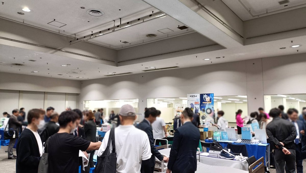kaientai_kouchi's tweet photo. 本日、「介援隊 福祉用具展示会in大阪」をOMM展示ホール(B・Cホール)にて開催いたしました✨
福祉用具メーカー様が多数ご出展され盛況となりました！
会場にお越しいただいた皆様、誠にありがとうございます！🚢
 #介援隊 #福祉用具 #大阪 #展示会 #介護用品 https://t.co/3FwDKQUOdK