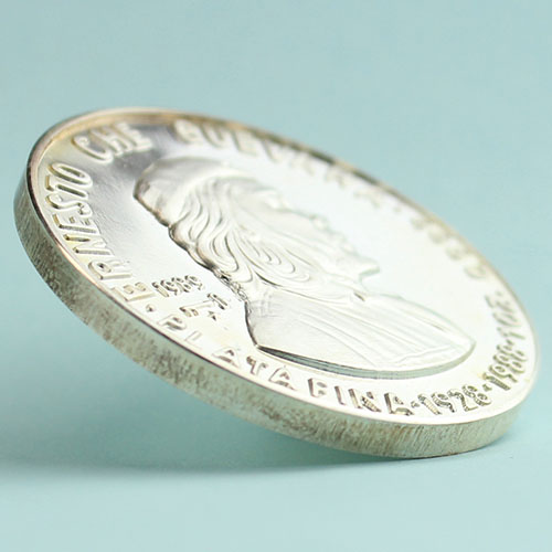 1989年 キューバ銀貨 10ペソ アメリカ大陸発見記念銀貨 SV999 純銀 🇨🇺キューバ 1989年 10ペソ銀貨 チェ・ゲバラ》 金 性：Silver999 重
