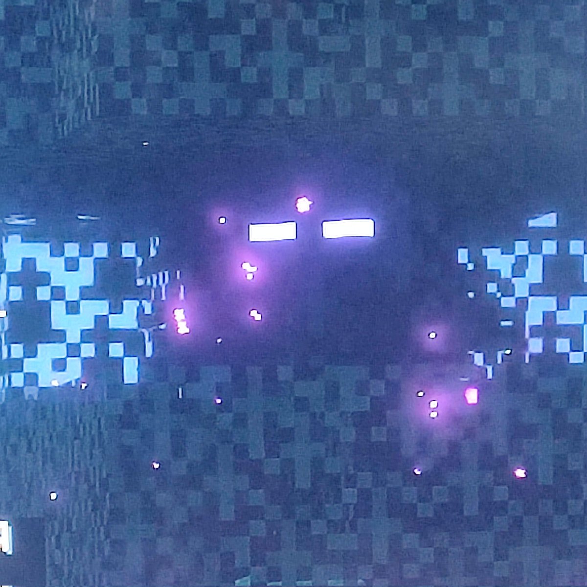 kim_monita187's tweet photo. Soy la única, que piensa que los  Slenderman, se están comportando muy raros 

Es que a Q!Aldo le están apareciendo muchos y aparte se me quedan viendo, ayer con qtina apareció uno en el árbol y no se fue hasta que terminó la conversación de Q!tina y Q!aldo 
(No estaba lloviendo) https://t.co/TCy489iyCN