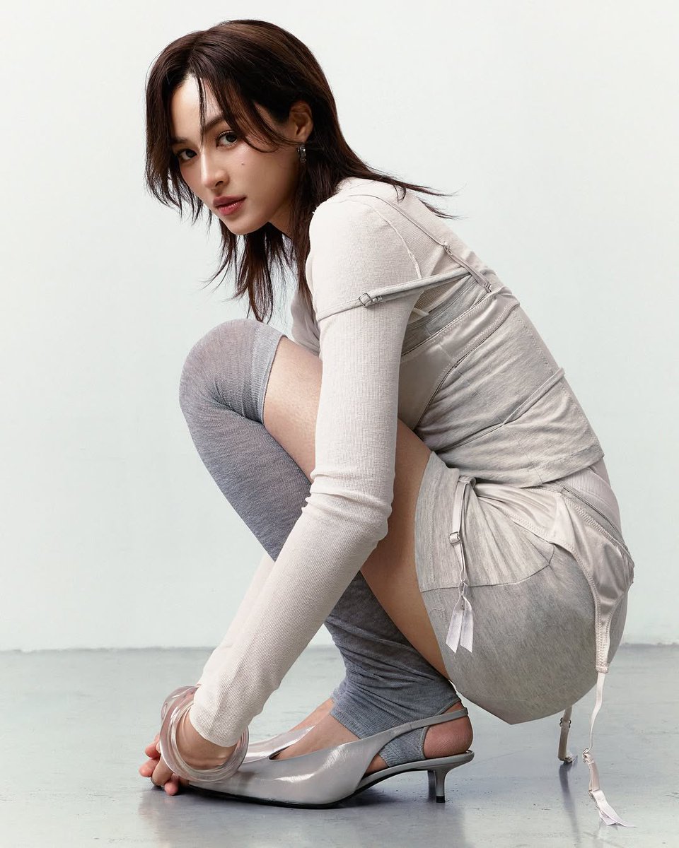 Linglingkwong_Official tweet media