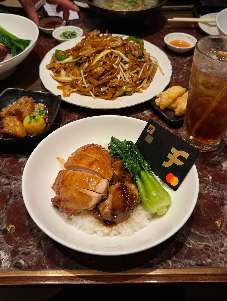 FP_USDCard's tweet photo. This moment is pure ritual. ✨
Paying with the Futurepay card is more than just a transaction; it's a nod to an exquisite lifestyle.
From ordering to settling the bill, keep it elegant.
#Futurepay #USDT https://t.co/YAWexLsk3S