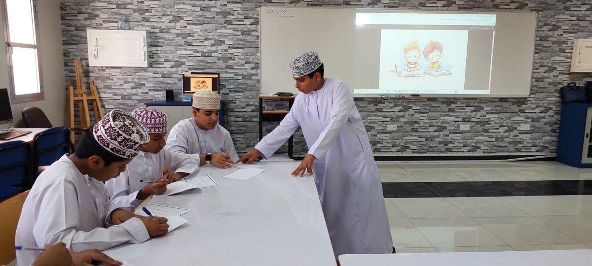 saidbnhamad's tweet photo. كما اشتمل المشغل على تطبيق عملي تفاعلي، شارك فيه الطلبة بحماس، مما أضفى أجواءً من المتعة والفائدة وعزّز من مهاراتهم في التعرّف على أساسيات اللغة الروسية. https://t.co/28PmfEjB0H