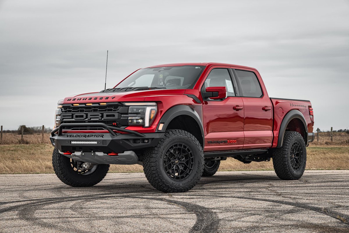 lewinskylou2's tweet photo. Ook @gertjansegers01 rijdt nu in een Ford Raptor! Echt waar! 😉 https://t.co/kGG5xs8iZ8